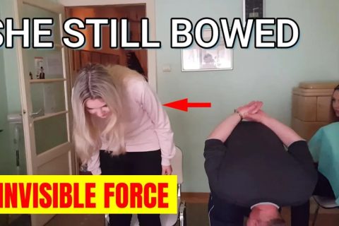Chi Power Makes Her Bow Without Touch