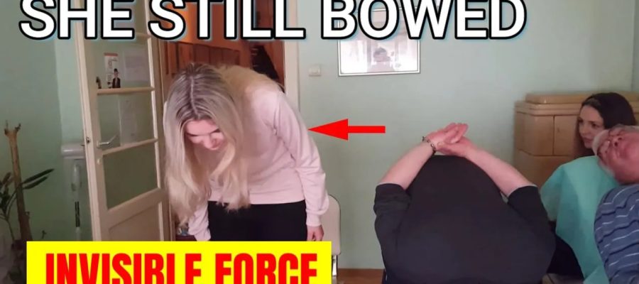 Chi Power Makes Her Bow Without Touch