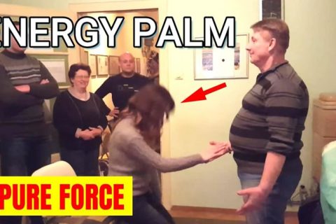 I Use Chi 4 People Fall Back at the Same Time - Biotherapy and Bioenergy | Bioenergy Therapist I Use Chi 4 People Fall Back at the Same Time